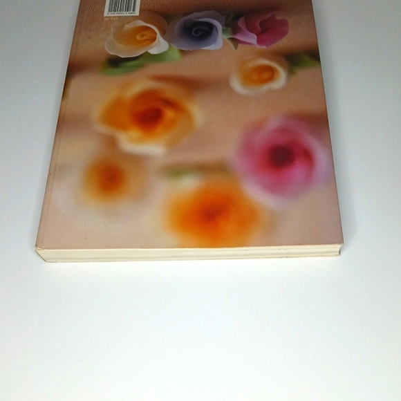 🛍 The Essential Guide To Cake Decorating by Murdoch Books - Picture 6 of 7